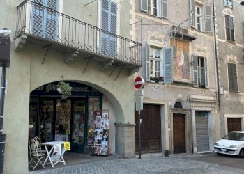 Facciata - Edicole - Edicole con Chiosco piazza Maggiore, Mondovì - foto 1