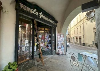 Zona - Edicole - Edicole con Chiosco piazza Maggiore, Mondovì - foto 2