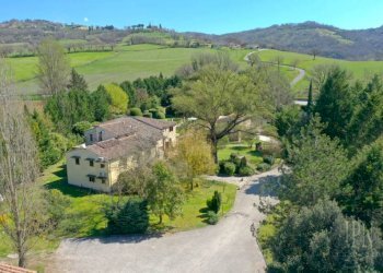 Vista - Rustico strada Statale di Gubbio e Pian d'Assino, Gubbio - foto 9