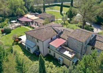 Vista - Rustico strada Statale di Gubbio e Pian d'Assino, Gubbio - foto 14