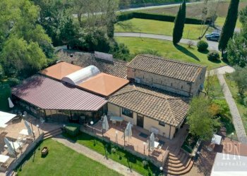 Vista - Rustico strada Statale di Gubbio e Pian d'Assino, Gubbio - foto 15