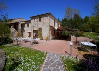 Giardino - Rustico strada Statale di Gubbio e Pian d'Assino, Gubbio - foto 18