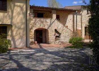 Facciata - Rustico strada Statale di Gubbio e Pian d'Assino, Gubbio - foto 20