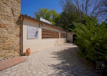 Facciata - Rustico strada Statale di Gubbio e Pian d'Assino, Gubbio - foto 23