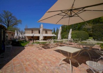 Giardino - Rustico strada Statale di Gubbio e Pian d'Assino, Gubbio - foto 24