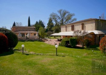 Giardino - Rustico strada Statale di Gubbio e Pian d'Assino, Gubbio - foto 25