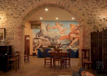 Interno non residenziale - Rustico strada Statale di Gubbio e Pian d'Assino, Gubbio - foto 39