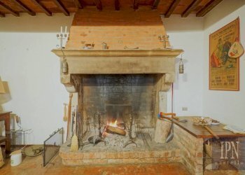 Salone - Villa strada Statale del Niccone, Umbertide - foto 22