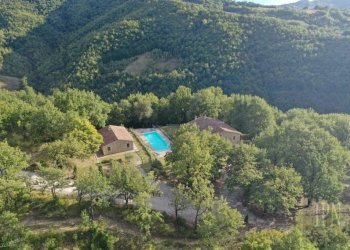 Piscina - Villa Località Caresto, Gubbio - foto 9