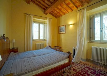 Camera da letto - Villa Località Caresto, Gubbio - photo 33