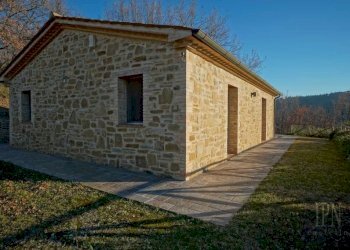 Facciata - Villa Località Caresto, Gubbio - foto 41