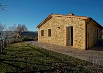 Facciata - Villa Località Caresto, Gubbio - foto 42