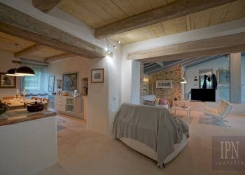 Salone - Villa Località Badia di Monte Corona, Umbertide - foto 32