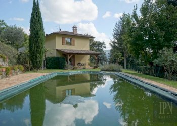 Piscina - Villa strada Provinciale di Morra, Città di Castello - foto 12