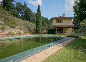 Piscina - Villa strada Provinciale di Morra, Città di Castello - foto 14