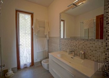 Bagno - Villa strada Provinciale di Morra, Città di Castello - foto 43