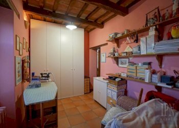 Stanza arredata - Villa via di Borgogiglione, 33, Corciano - photo 36