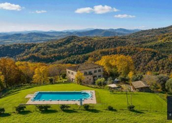 Piscina - Villa via di Borgogiglione, 33, Corciano - foto 1