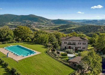Piscina - Villa via di Borgogiglione, 33, Corciano - foto 2