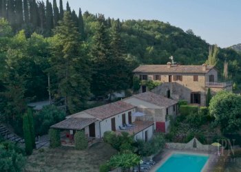 Piscina - Villa viale 1 Maggio, Montone - foto 2