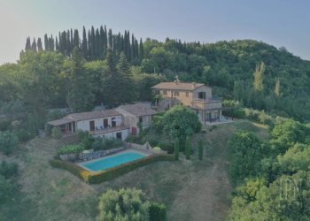 Piscina - Villa viale 1 Maggio, Montone - foto 3