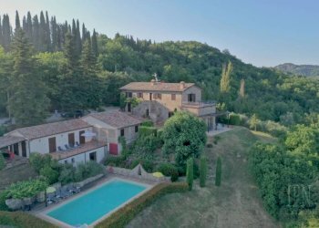 Piscina - Villa viale 1 Maggio, Montone - foto 7