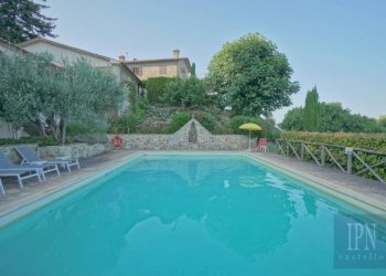 Piscina - Villa viale 1 Maggio, Montone - foto 9