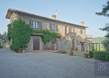 Facciata - Villa viale 1 Maggio, Montone - foto 11