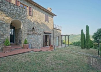 Giardino - Villa viale 1 Maggio, Montone - foto 13