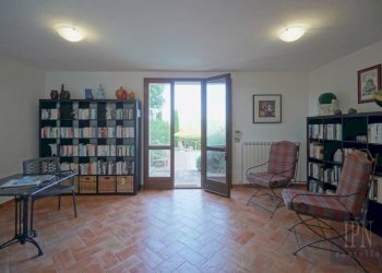 Salone - Villa viale 1 Maggio, Montone - foto 31