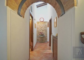 Corridoio - Villa viale 1 Maggio, Montone - foto 37