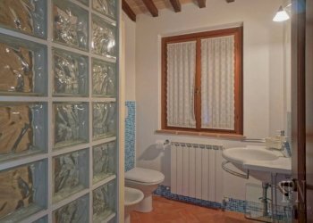 Bagno - Villa viale 1 Maggio, Montone - foto 40