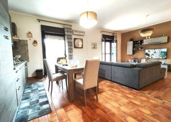 4.jpeg - Trilocale Via Finocchiari 143A, Aci Catena - foto 5