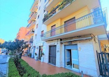 Foto - Locale Commerciale Via Eleonora D'Angiò 35, Catania - foto 1