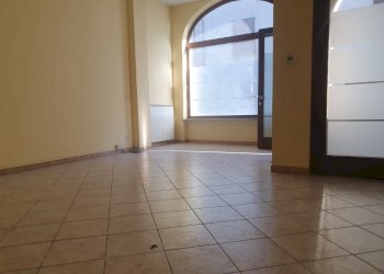 Locale Commerciale Via Umberto I, 53, Piasco - foto 11