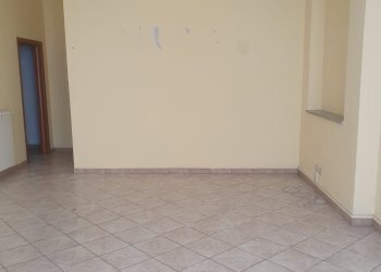 Locale Commerciale Via Umberto I, 53, Piasco - foto 8