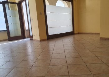 Locale Commerciale Via Umberto I, 53, Piasco - foto 9