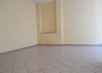 Locale Commerciale Via Umberto I, 53, Piasco - foto 27