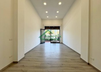 Foto 8 - Locale Commerciale Via Argine Destro, Imperia - foto 8