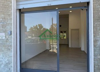 Foto 3 - Locale Commerciale Via Argine Destro, Imperia - foto 3