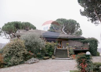 Casa all\'aperto - Villa via portolino
 
22, Bulciago - foto 1