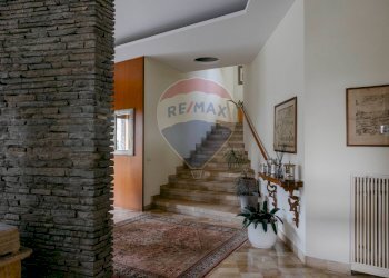 Scale - Villa via portolino
 
22, Bulciago - foto 32