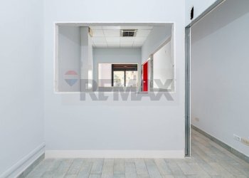 Stanza vuota - Commercial Premises Via Cesare Baronio
 
51, Roma - photo 10
