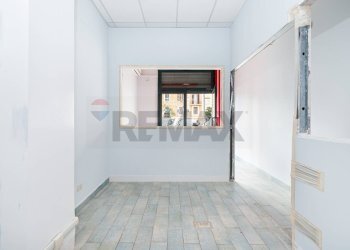 Stanza vuota - Commercial Premises Via Cesare Baronio
 
51, Roma - photo 11