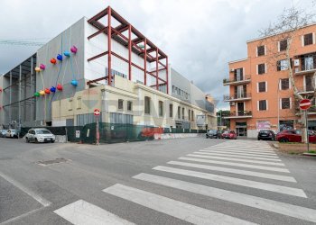 Edificio all\'aperto - Commercial Premises Via Cesare Baronio
 
51, Roma - photo 17