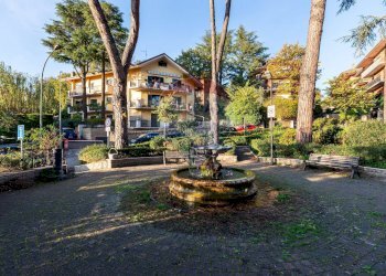 Giardino - Quadrilocale Via Vittime del Fascismo
 
5, Grottaferrata - foto 1