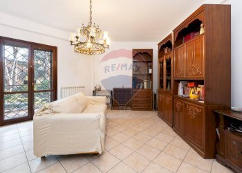 Soggiorno - Quadrilocale Via Vittime del Fascismo
 
5, Grottaferrata - foto 3