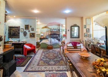 Soggiorno - Appartamento via Federico De Roberto, Aci Castello - foto 3