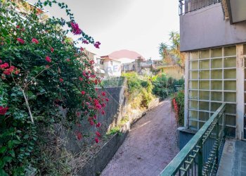 Giardino - Appartamento via Federico De Roberto, Aci Castello - foto 19