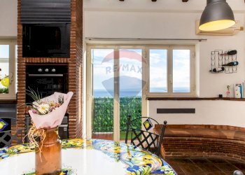 Sala da pranzo - Appartamento via belvedere
 
18, San Giovanni la Punta - foto 22